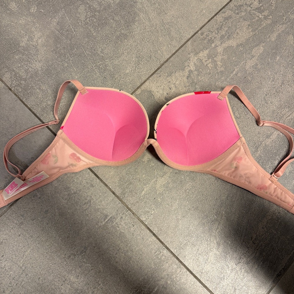 PINK Victoria’s Secret Wear Everywhere Super Push Up Bra Cherries Mauve 32C - Picture 4 of 4